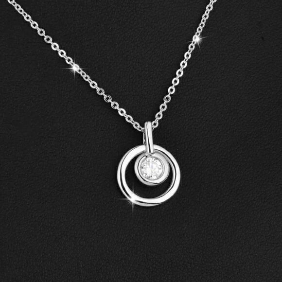 NEW!! Classic Style Round Pendant Necklace - Picture 1 of 3